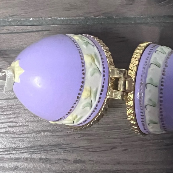 HALLMARK NIB 2001 EASTER EGG SURPRISE “Chick” #3 FINE PORCELAIN SPRING ORNAMENT - Picture 6 of 8